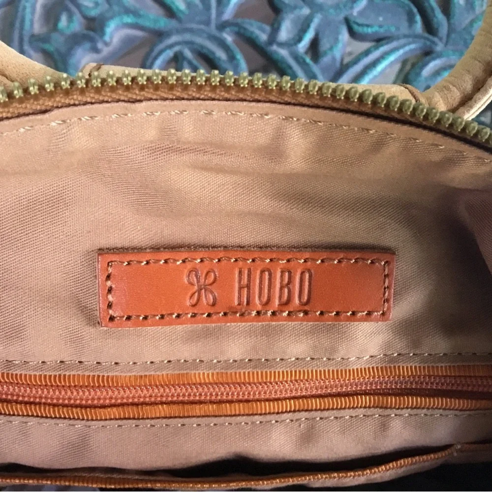 NWOT  HOBO Sheila Medium Leather Satchel